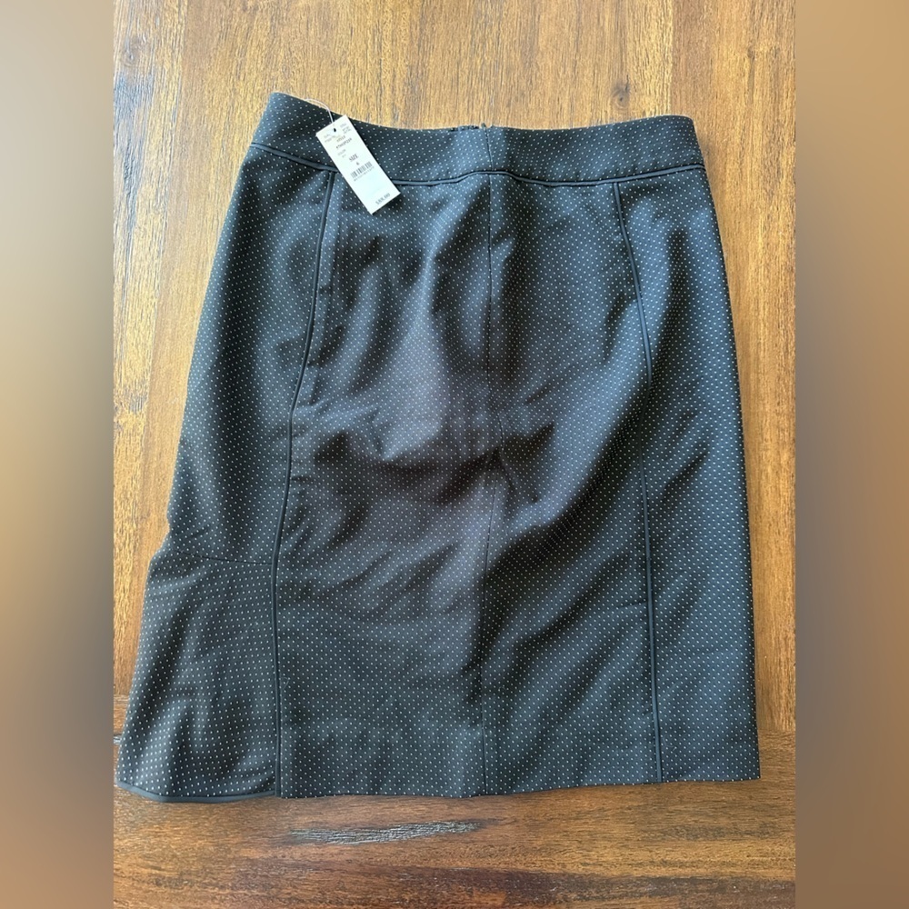 Black and White Polka Dot Skirt- size 6